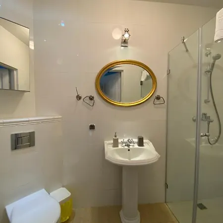 Krzysin בית הארחה