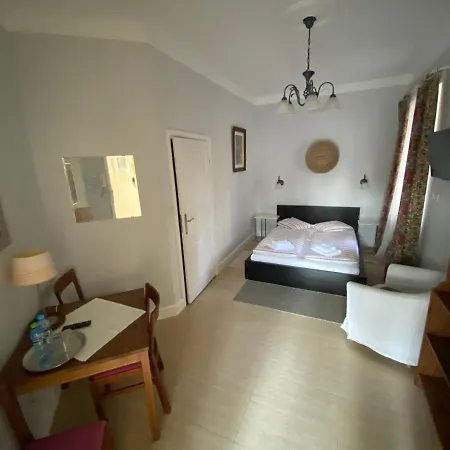 Krzysin Guest house Podkowa Lesna
